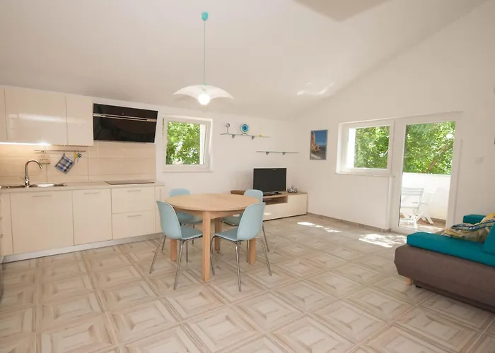 Deborah باشْكا